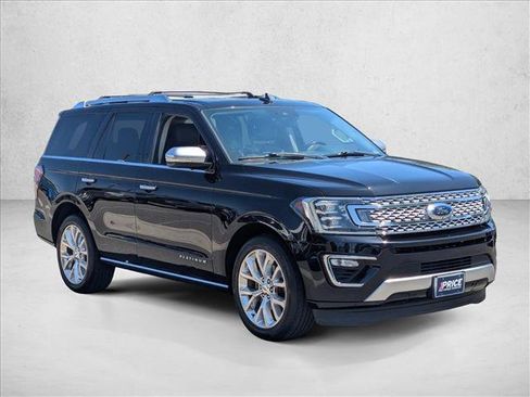 Used 2019 Ford Expedition Platinum RWD image 3