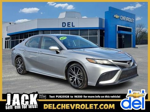 Used 2023 Toyota Camry SE FWD image 1