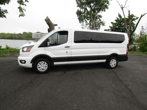 Used 2024 Ford Transit 350 XLT RWD image 3