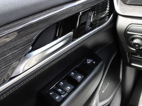 Certified 2022 Jeep Wagoneer Series III image 34