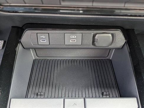New 2026 Toyota Prius Plug-In Hybrid FWD image 21