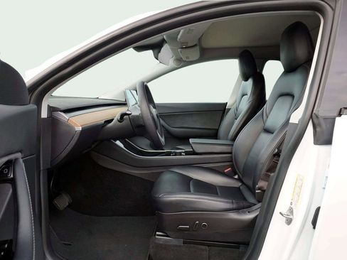 Used 2021 Tesla Model Y Long Range image 16