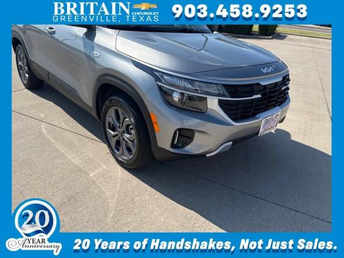Used 2024 Kia Seltos LX AWD/4WD image 1