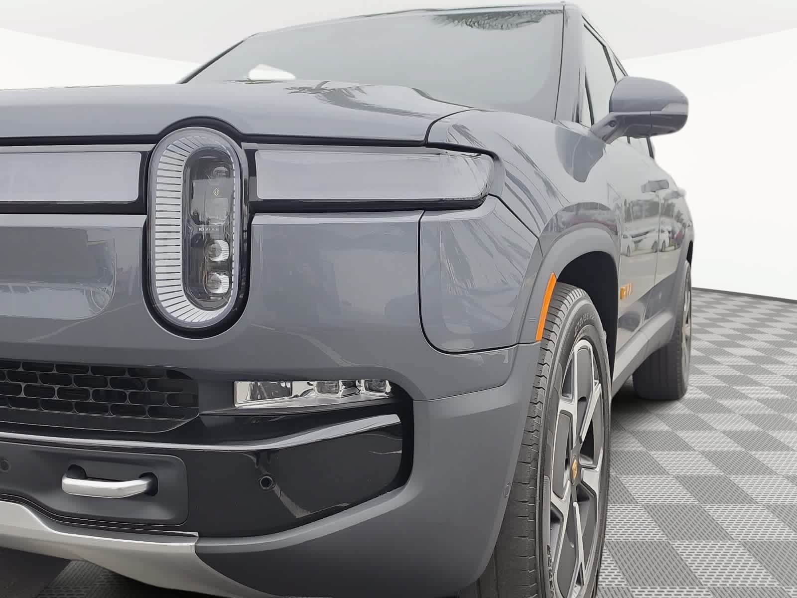 Used 2023 Rivian R1S Adventure Quad AWD/4WD image 4