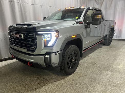 Used 2024 GMC Sierra 2500 AT4 w/ AT4 Premium Plus Package AWD/4WD image 8