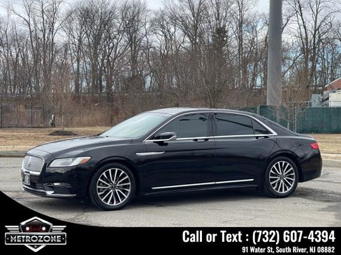 Used 2019 Lincoln Continental Select w/ Continental Climate Package image 3