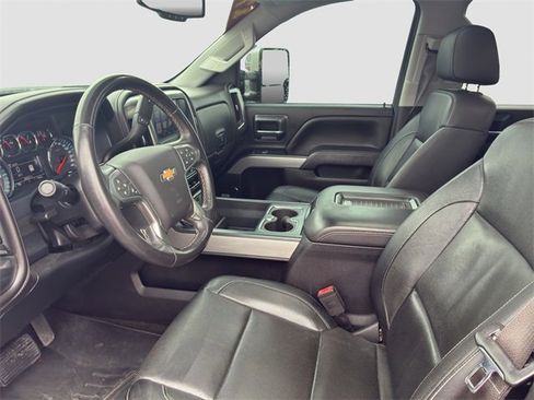 Used 2017 Chevrolet Silverado 1500 LTZ Z71 w/ LTZ Plus Package image 12