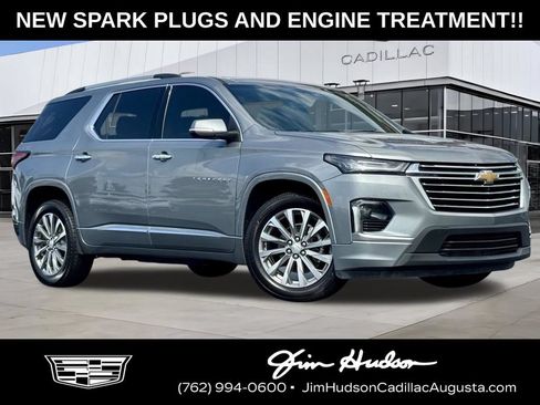 Used 2023 Chevrolet Traverse Premier FWD image 1
