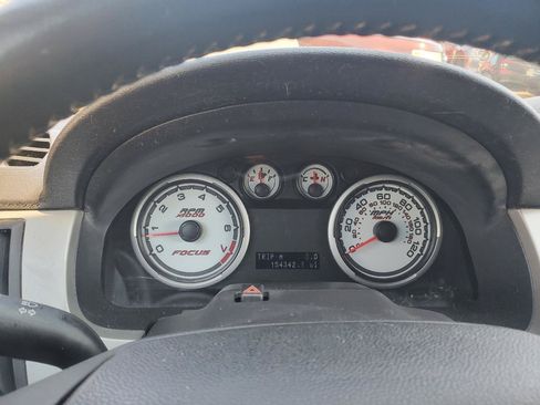 Used 2010 Ford Focus SEL FWD image 17