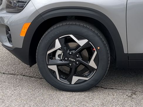 New 2026 Kia Seltos S image 10