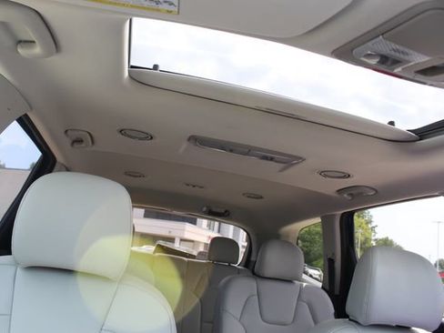 Used 2024 Kia Telluride S w/ S Sunroof Package FWD image 26