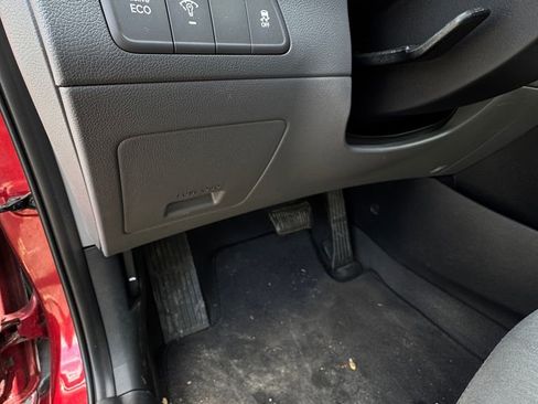 Used 2016 Hyundai Elantra SE FWD image 21