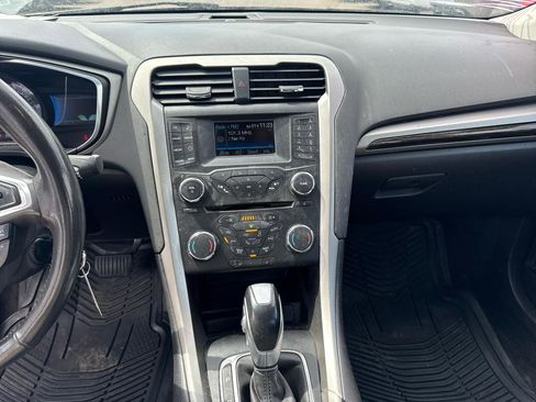 Used 2014 Ford Fusion SE w/ Equipment Group 502A FWD image 10