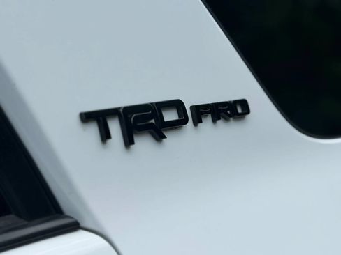 Used 2021 Toyota 4Runner Venture w/ Moonroof Package AWD/4WD image 13