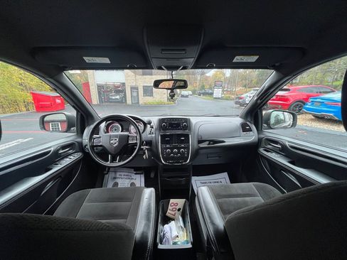 Used 2015 Dodge Grand Caravan SE image 13