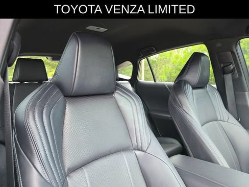 Used 2024 Toyota Venza Limited AWD/4WD image 11