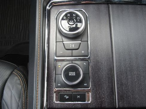 Used 2023 Ford Expedition Platinum AWD/4WD image 34
