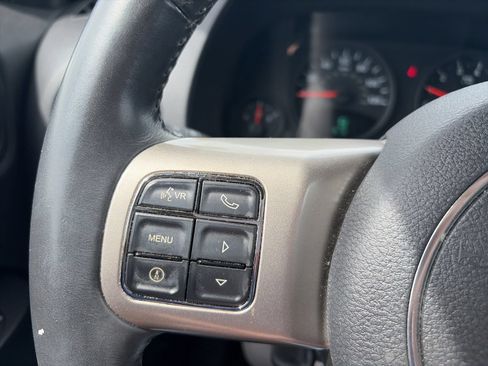 Used 2012 Jeep Patriot Latitude FWD image 15