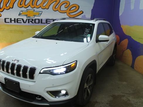 Used 2021 Jeep Cherokee Limited w/ Elite Package AWD/4WD image 4
