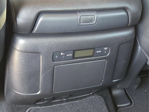 Used 2024 Nissan Armada SL w/ Captain's Chairs Package AWD/4WD image 12