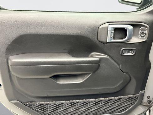 Used 2021 Jeep Wrangler Sport image 9