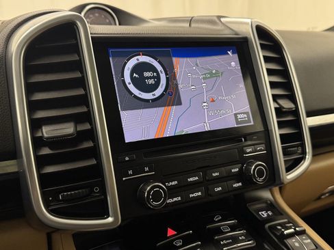 Used 2017 Porsche Cayenne Platinum Edition image 33