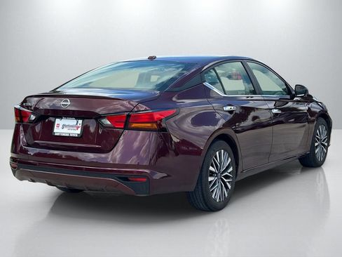Used 2025 Nissan Altima 2.5 SV FWD image 5