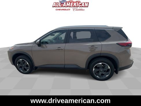 Used 2024 Nissan Rogue SV w/ SV Premium Package image 5