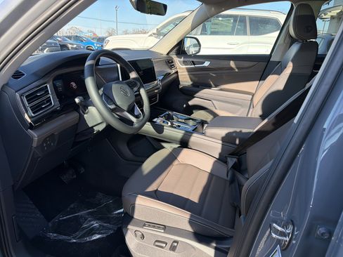 New 2026 Volkswagen Atlas SEL image 13