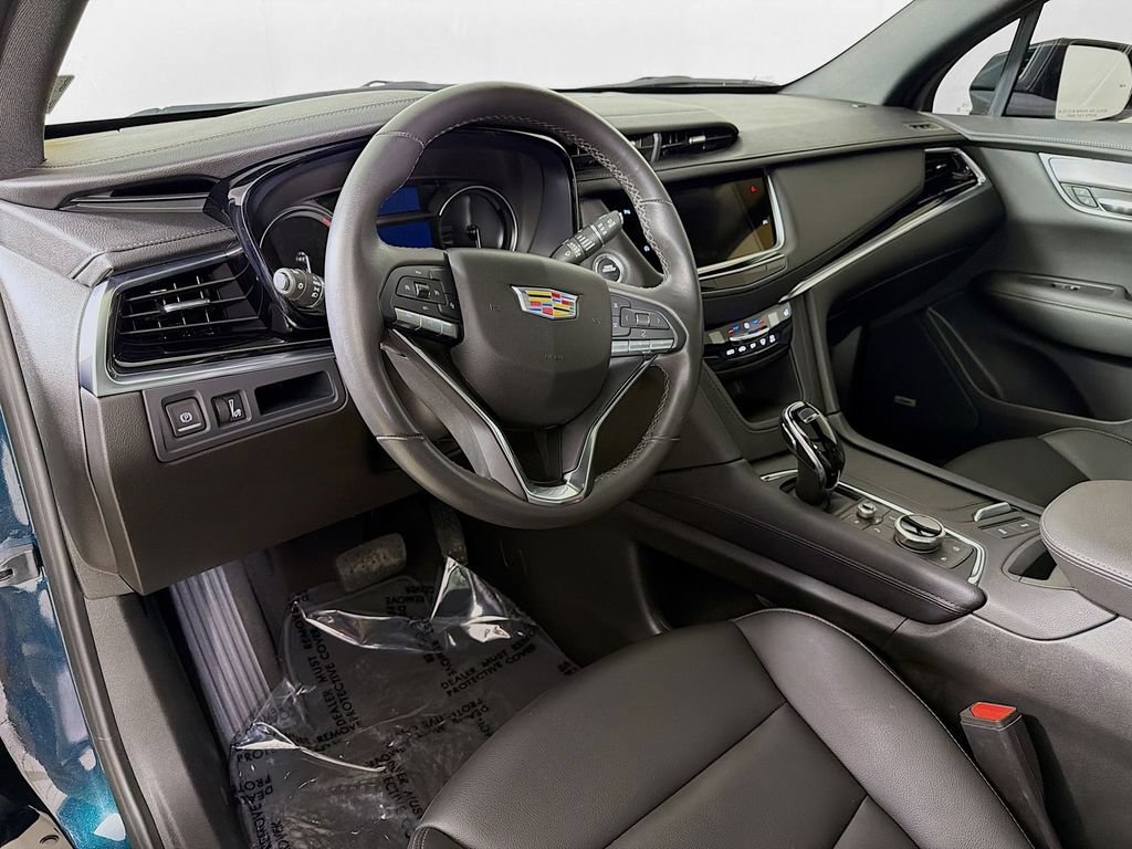 Certified 2024 Cadillac XT6 Luxury AWD/4WD image 10