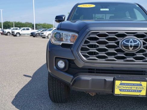 Used 2021 Toyota Tacoma TRD Off-Road AWD/4WD image 4