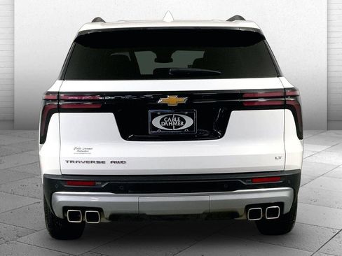 Used 2024 Chevrolet Traverse LT AWD/4WD image 3