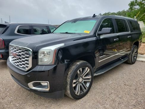 Used 2020 GMC Yukon XL Denali w/ Open Road Package AWD/4WD image 3