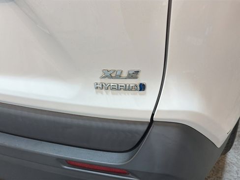 Used 2020 Toyota RAV4 XLE w/ Convenience Package image 35