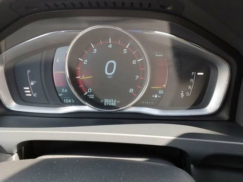 Used 2015 Volvo V60 T5 Platinum image 12