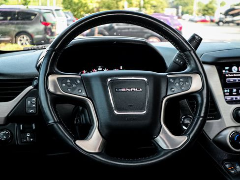 Used 2019 GMC Yukon Denali w/ Open Road Package AWD/4WD image 6
