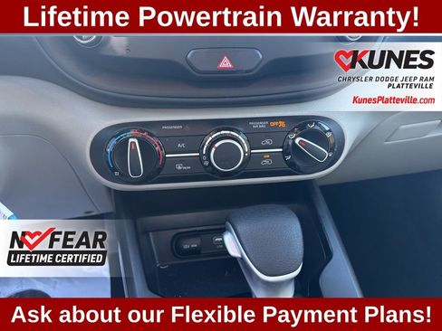 Used 2025 Kia Soul LX image 24