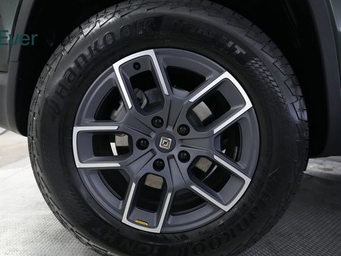 Used 2024 Rivian R1S Adventure Dual AWD/4WD image 9
