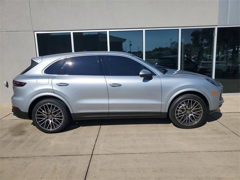 Certified 2021 Porsche Cayenne image 8