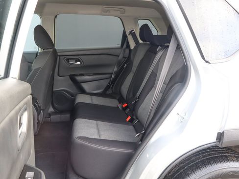 Used 2025 Nissan Rogue SV FWD image 8