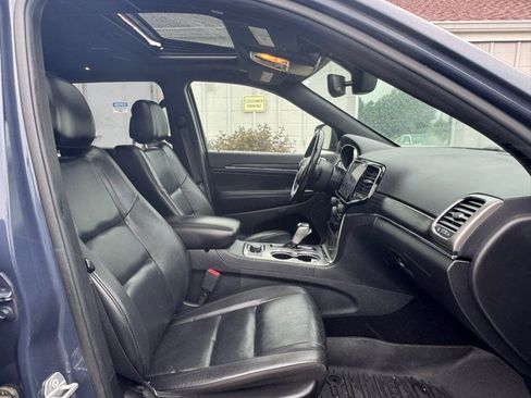 Used 2020 Jeep Grand Cherokee Limited AWD/4WD image 18