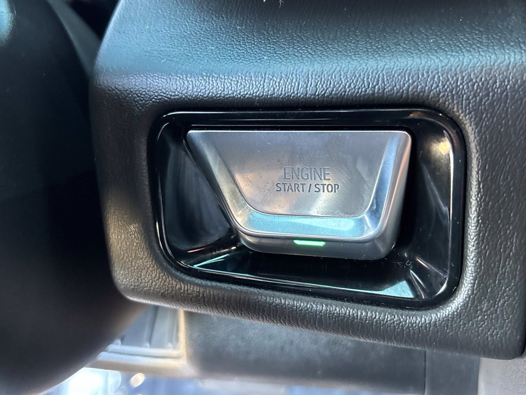 Used 2025 GMC Yukon Denali w/ Sun & Power Step Package AWD/4WD image 22