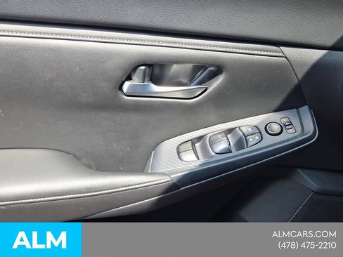 Used 2024 Nissan Sentra SV FWD image 26
