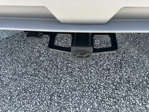 Used 2025 Hyundai Tucson Limited FWD image 9