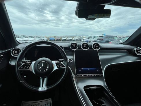 Used 2024 Mercedes-Benz GLC 300 image 34