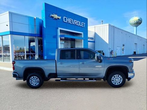 Used 2024 Chevrolet Silverado 2500 LTZ w/ LTZ Convenience Package image 2