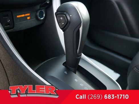Used 2022 Chevrolet Trax LT w/ LT Convenience Package AWD/4WD image 31