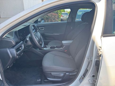 Used 2025 Kia K4 FWD image 27