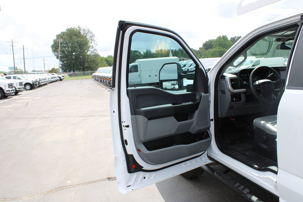 Used 2024 Ford F350 XL w/ XL Chrome Package RWD image 29