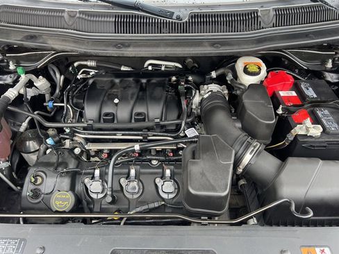 Used 2018 Ford Explorer XLT image 27